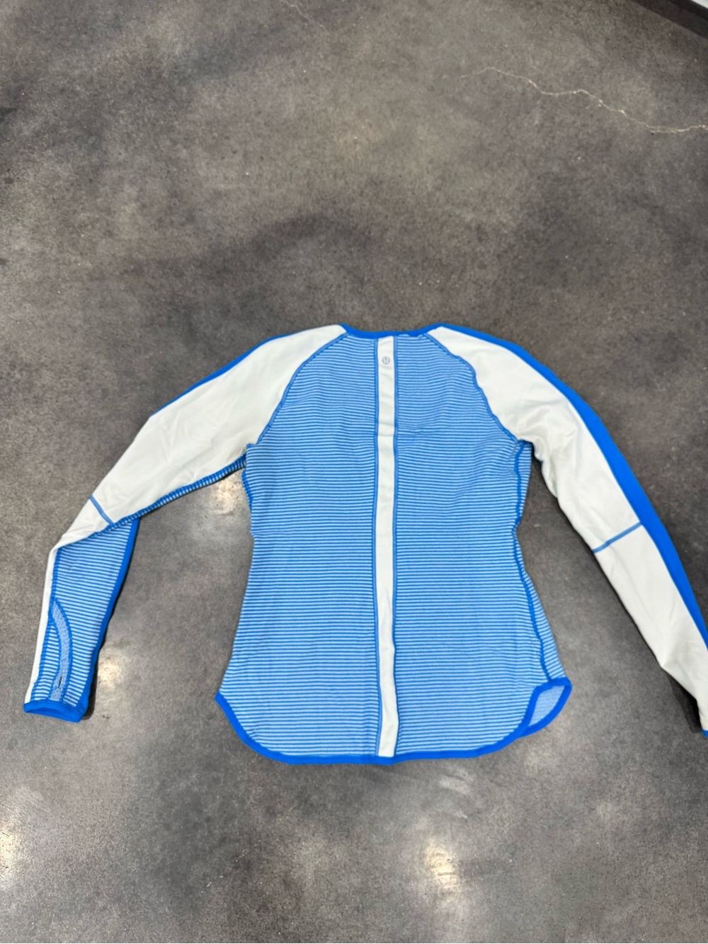 lululemon athletica Blue & White Long Sleeve Athletic Top, super soft and comfy